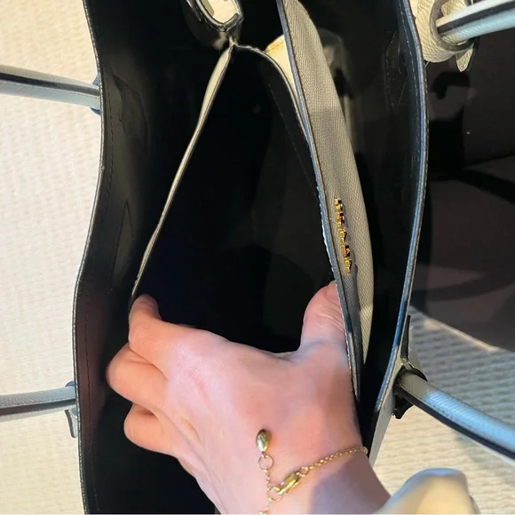 Prada Cuir Tote White - Picture 5 of 16